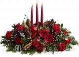 Рождественская ночь. Розы,гвоздики,герберы.. Рождественская композиция со свечами.