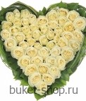 Сердце из 101 розы АВАЛАНЖ. Роза, Зелень. Изысканная композиция из нежных  роз,выполненная в форме сердца в обрамлении свежей сочной зелени